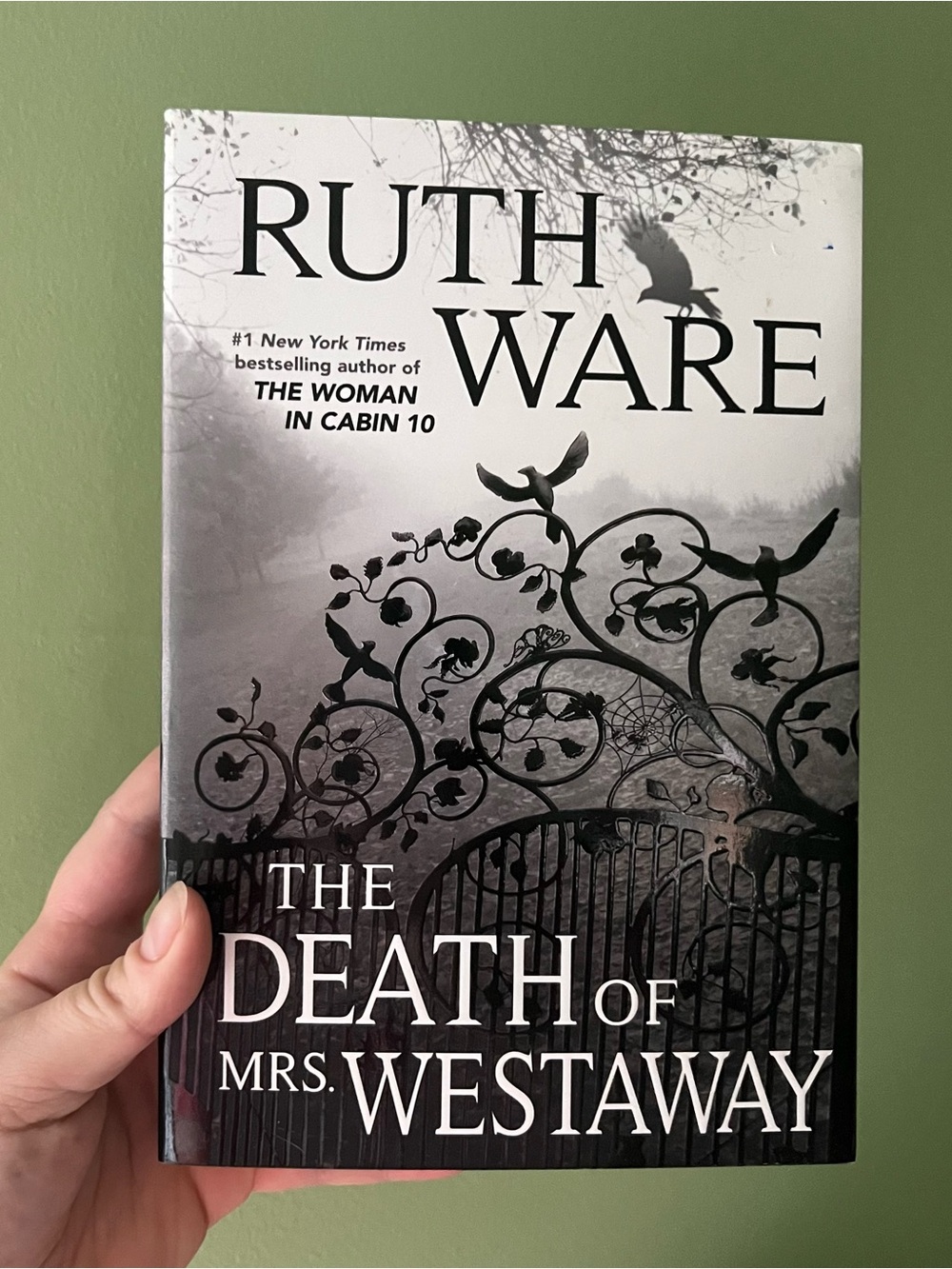 📚 4/25$ 📚 The Death of Mrs. Westaway by Ruth Ware | Booktok Thriller Book